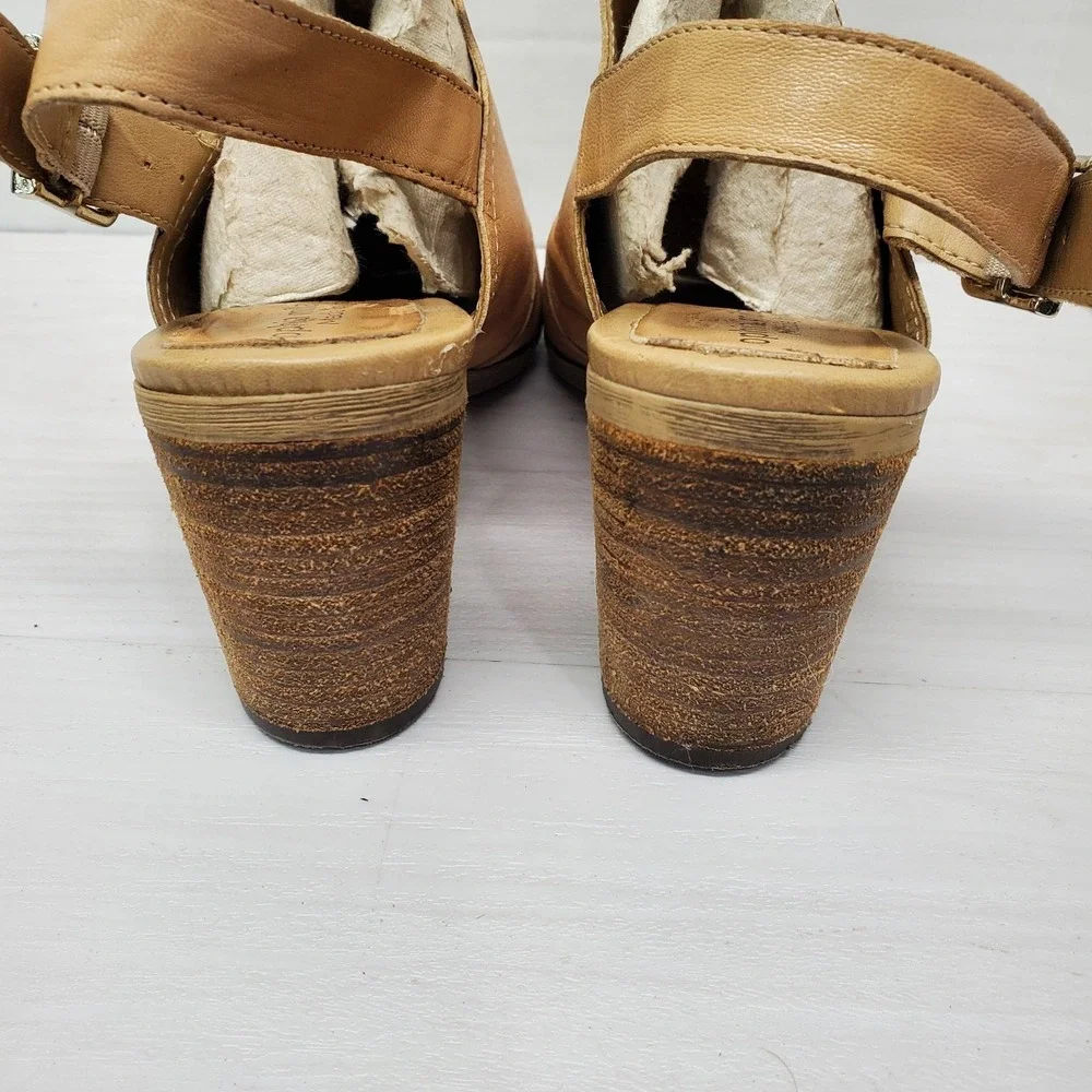 Sophia Milano Sandal Size 8 Leather Sling Back Open Toe Sandal Camel Tan Color